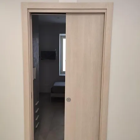 La Casa Di Flo Apartment *